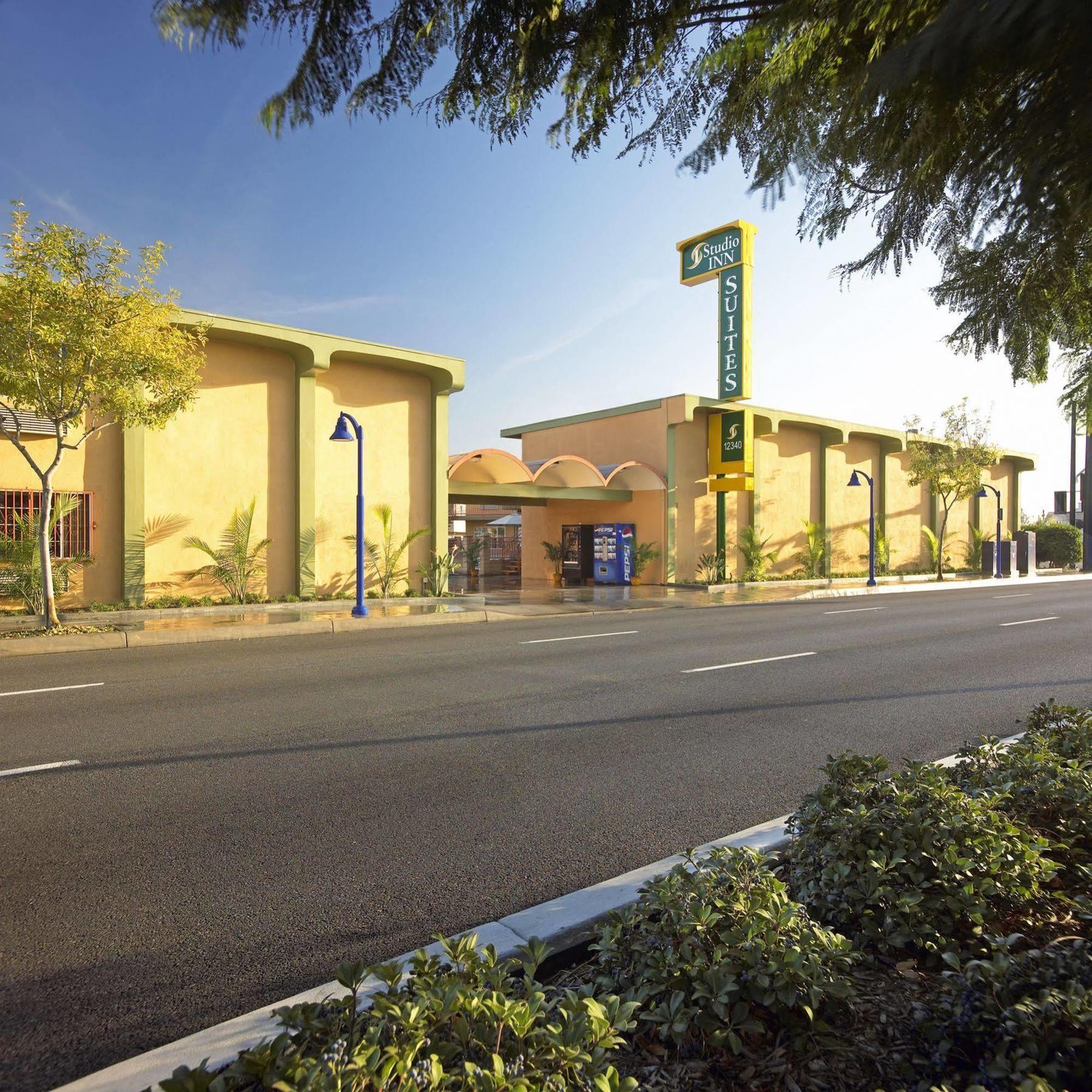 Studio Inn & Suites At Promenade Downey Kültér fotó