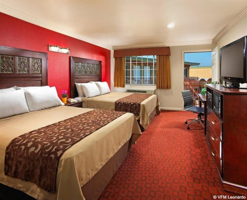 Studio Inn & Suites At Promenade Downey Kültér fotó